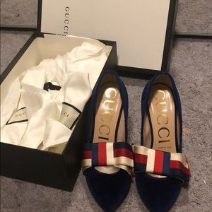 GUCCI bow suede heels